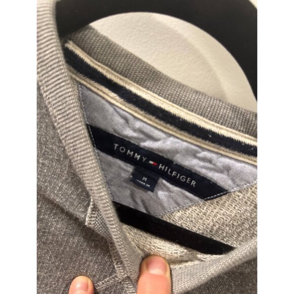 Tommy Hilfiger Sweatshirt Men's Medium Gray Waffle Knit Crewneck Casual Pullover - Picture 3 of 3